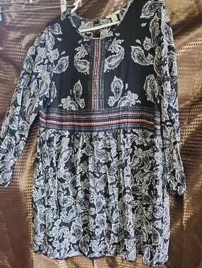 Women’s Black Paisley Mini Dress with Long Sleeves Lined